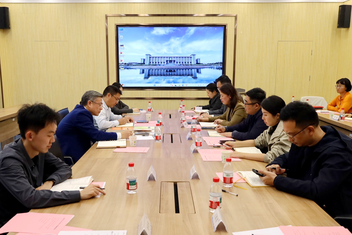 ac米兰官方中文网站党委书记邬小撑调研学校学生工作